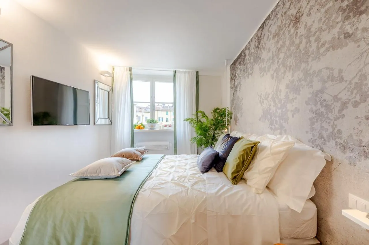 Casa Colosseum, A Million Dollar'S View: The Lucca Colosseum. Luxury 1 Bedroom 1 Bathroom Apartment