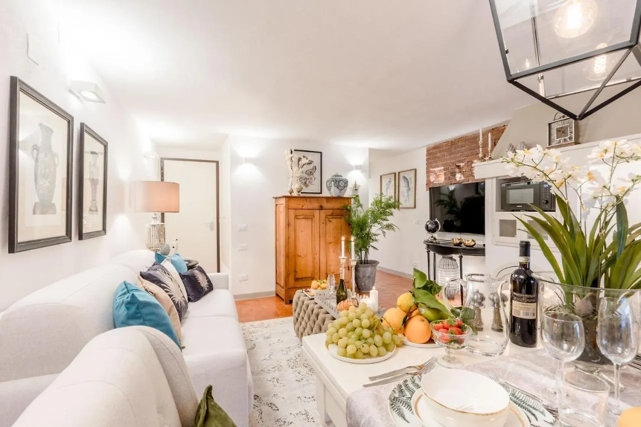 Casa Colosseum, A Million Dollar'S View: The Lucca Colosseum. Luxury 1 Bedroom 1 Bathroom Apartment