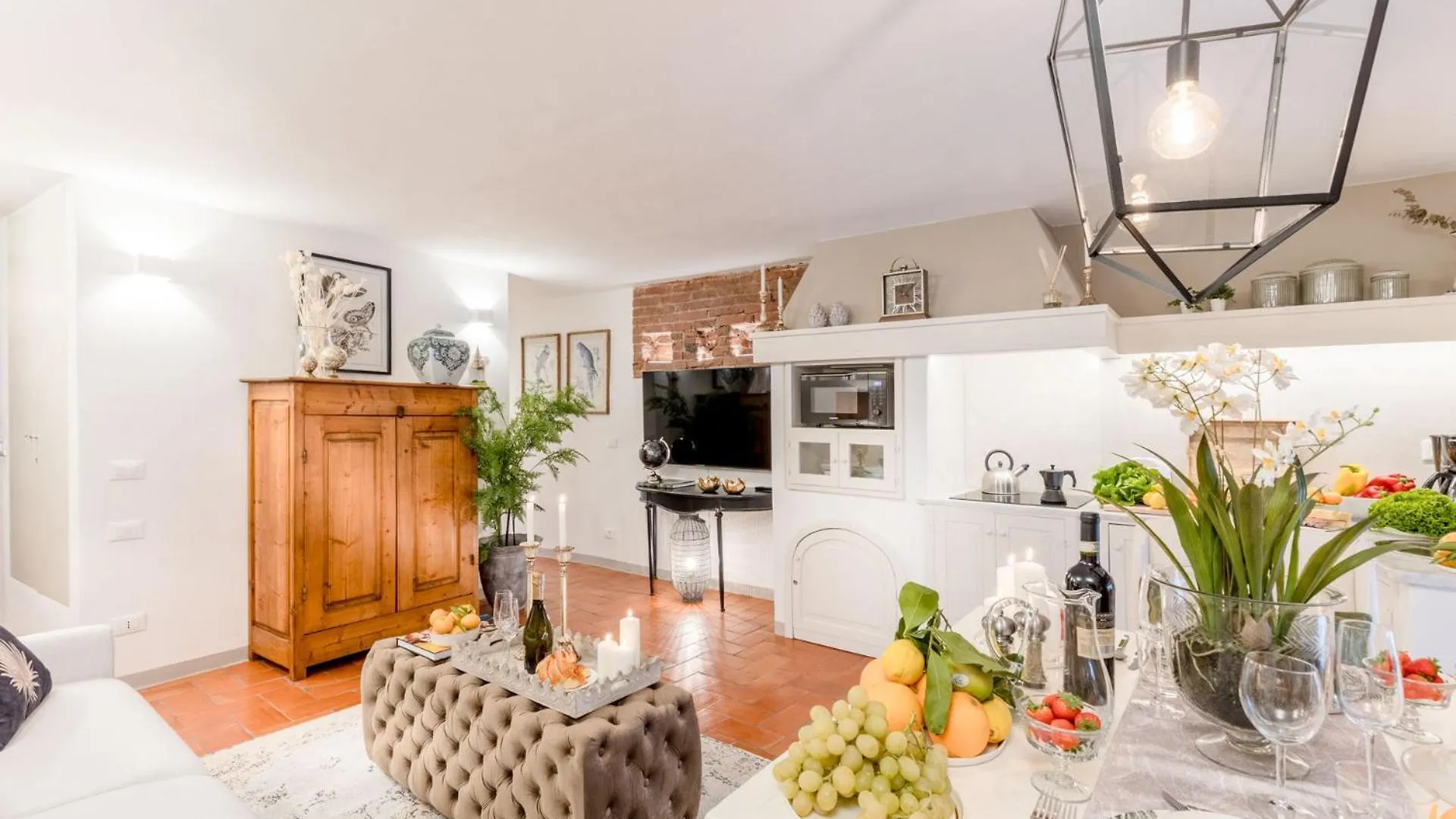 Casa Colosseum, A Million Dollar'S View: The Lucca Colosseum. Luxury 1 Bedroom 1 Bathroom Apartment